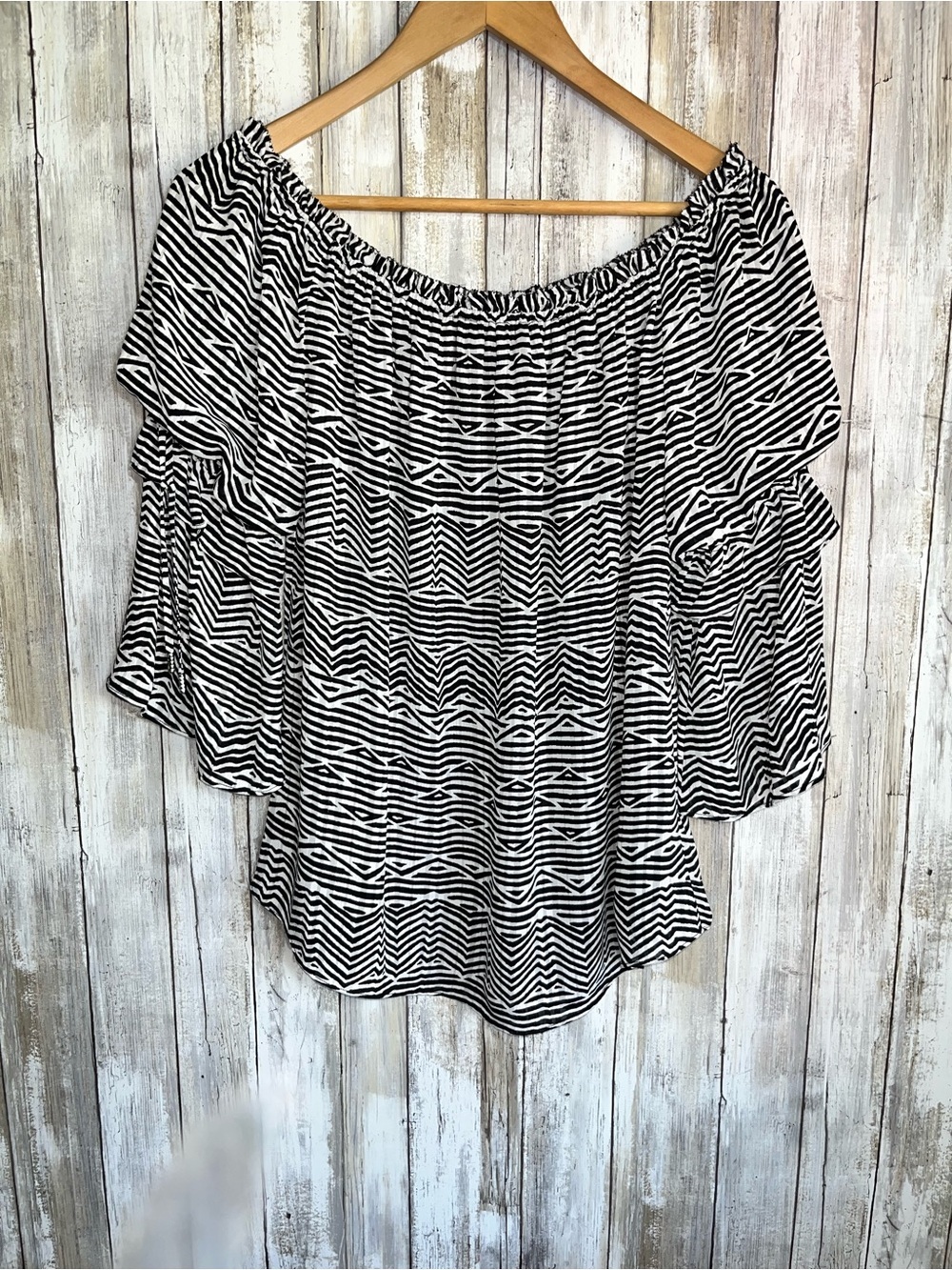 White House Black Market Off Shoulder Zebra Print Top S NWT Flowy Blouse - Picture 2 of 6